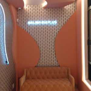 REVESTIMENTO-DE-PAREDE-E-NEON